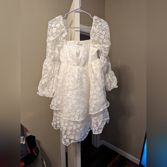 Storia Dresses & Skirts - Stunning dress!!